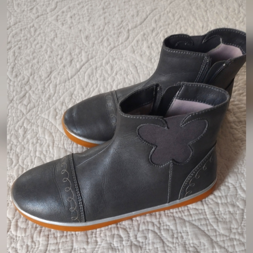 Livie & Luca Gray Leather Ankle Boots - Size 2